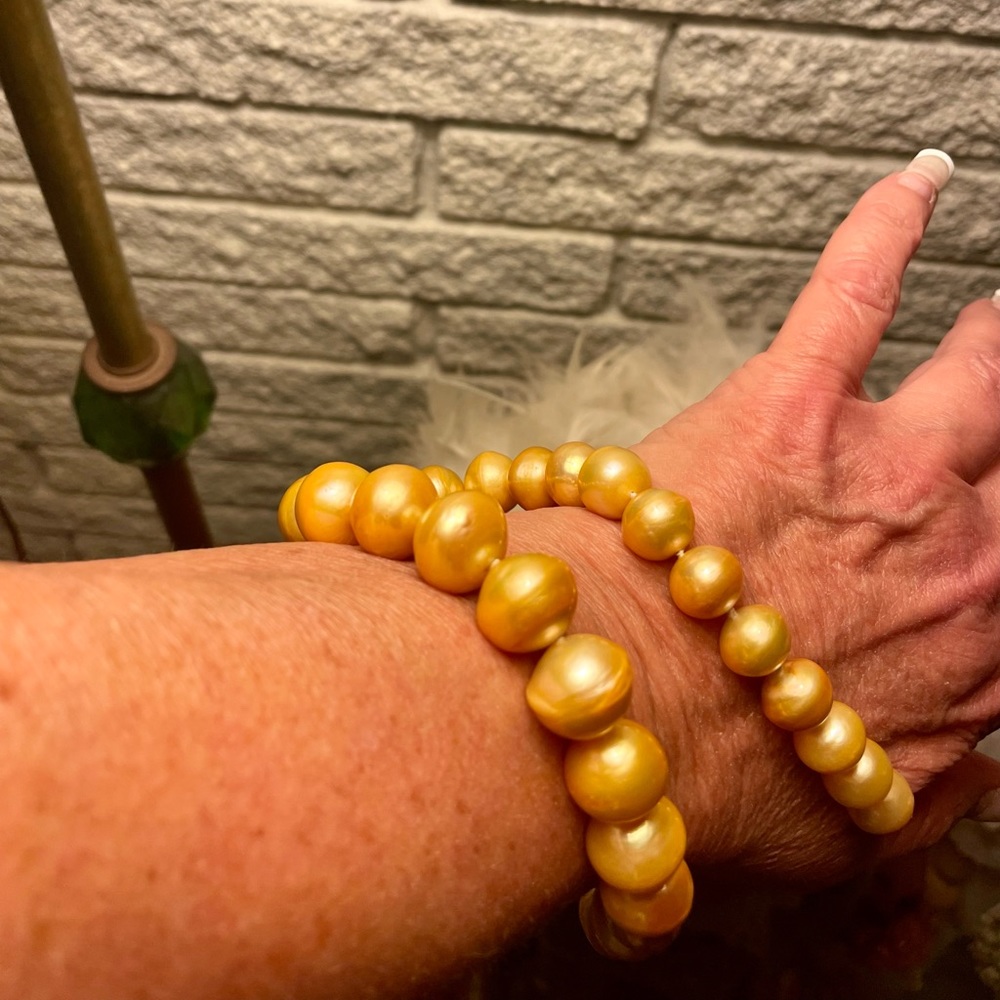 Authentic deep golden south sea pearl necklace - Picture 16 of 16